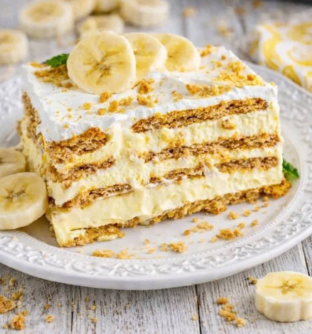 No bake graham cracker banana icebox cake on a serving plate.